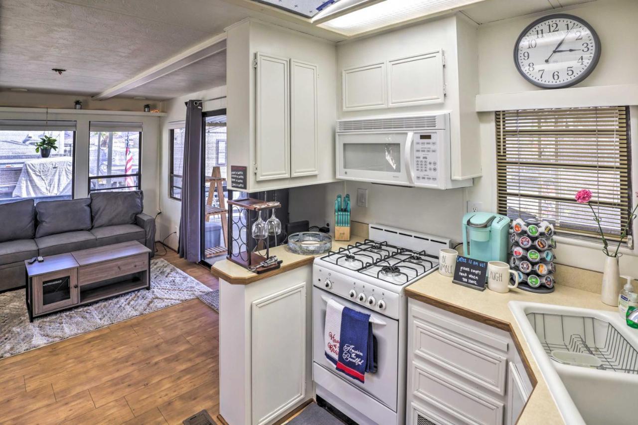 Cozy Lake Havasu City Home With Dock And Beach Access! Bagian luar foto