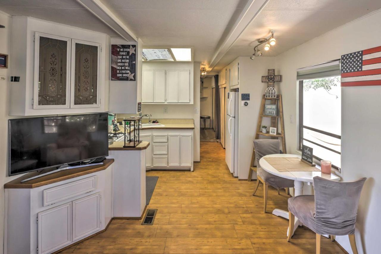 Cozy Lake Havasu City Home With Dock And Beach Access! Bagian luar foto