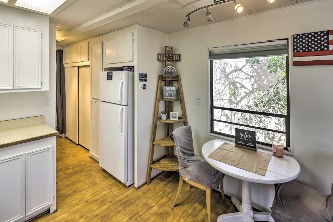 Cozy Lake Havasu City Home With Dock And Beach Access! Bagian luar foto