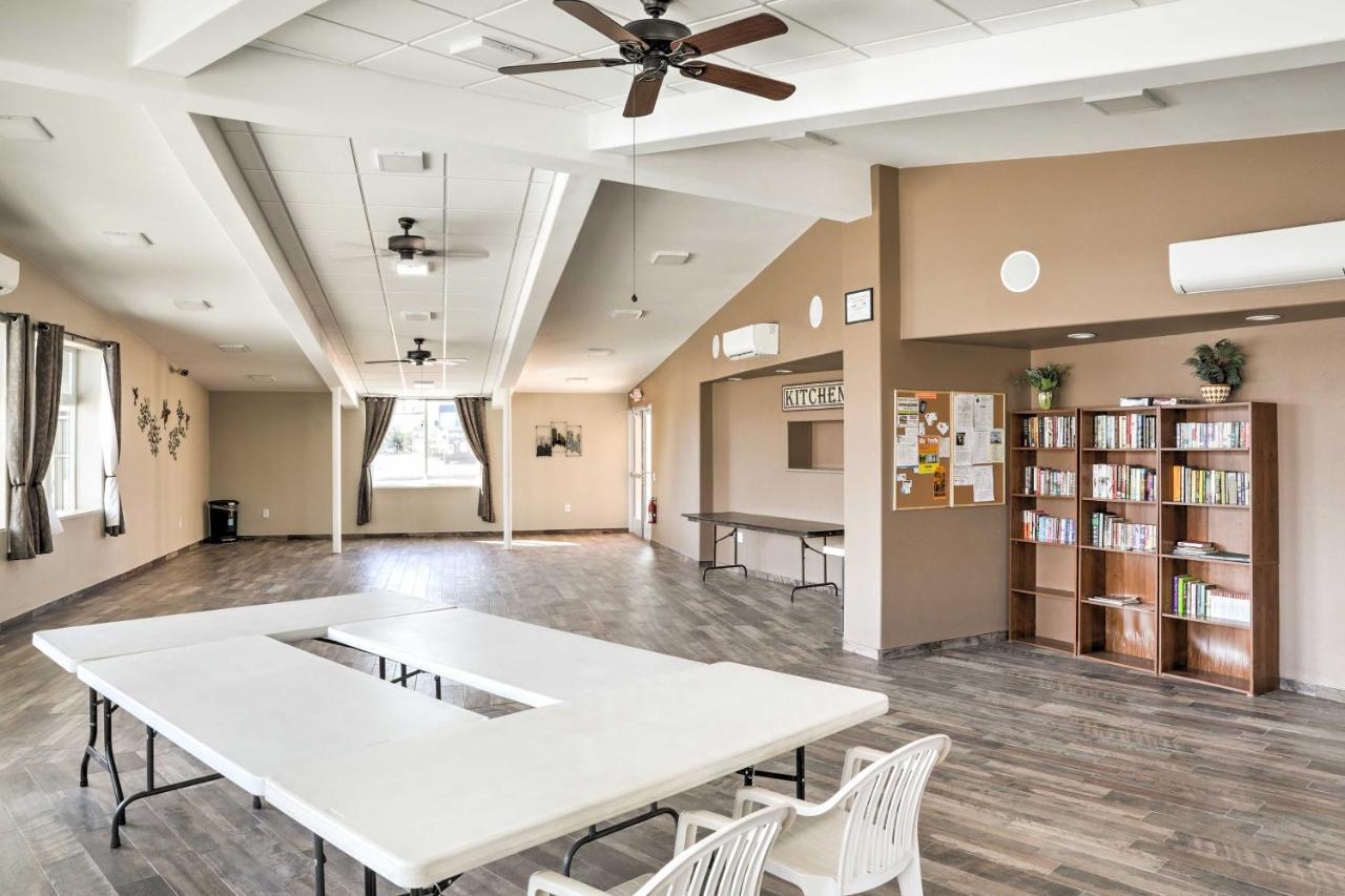 Cozy Lake Havasu City Home With Dock And Beach Access! Bagian luar foto